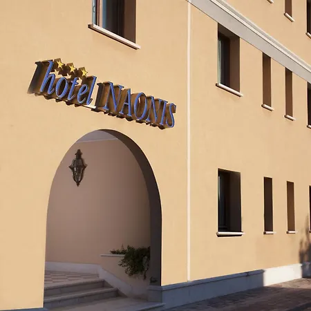 Naonis Hotel 3*