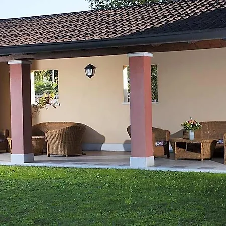 Naonis Hotel 3*